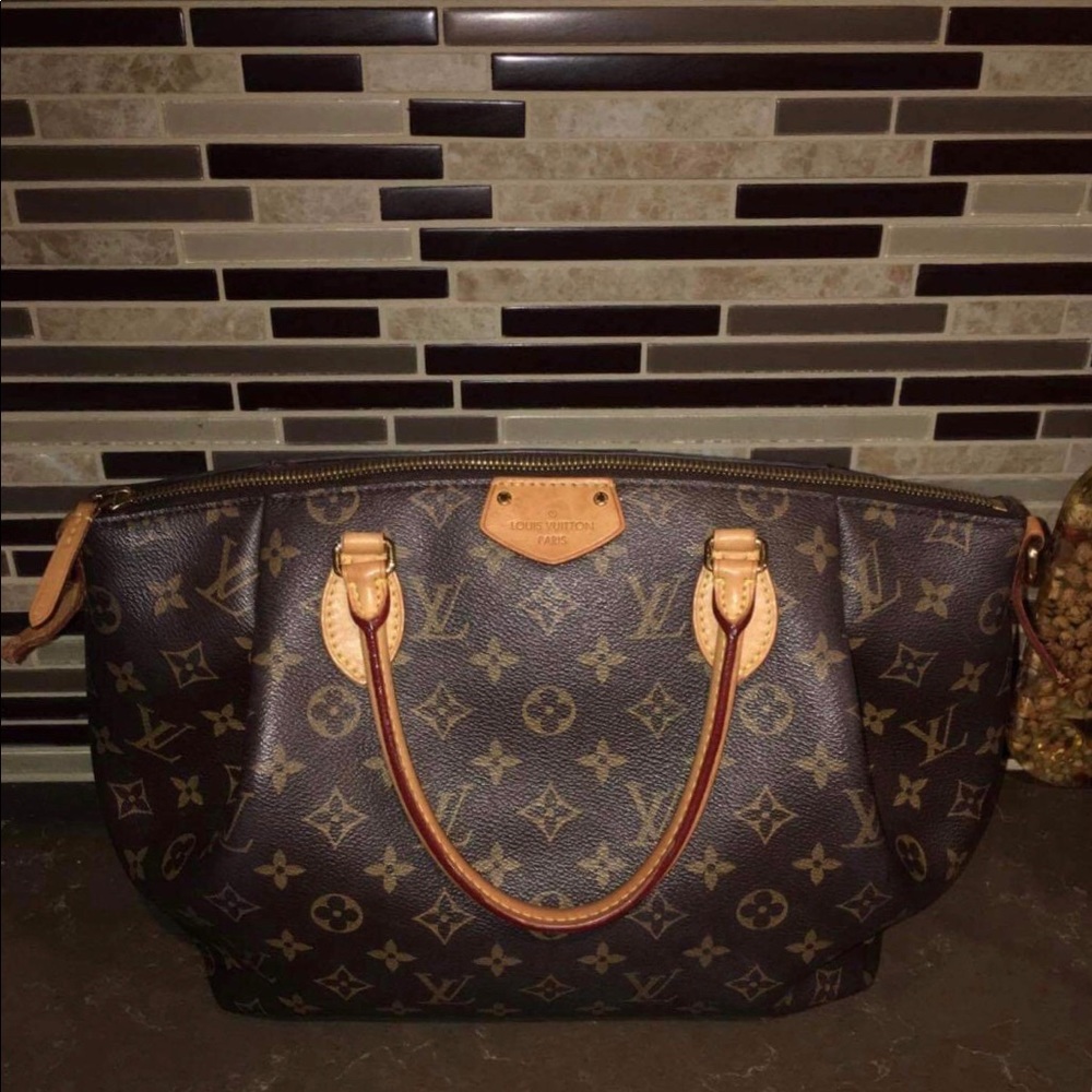 Louis Vuitton Paris Purse